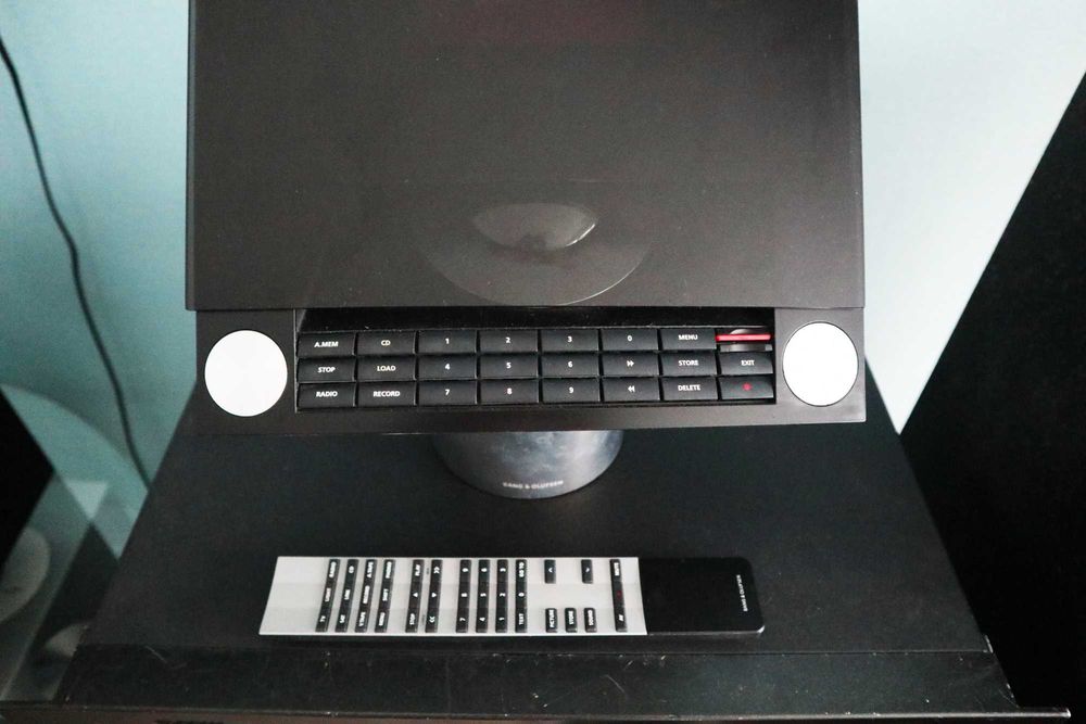 Музыкальный  центр  Bang Olufsen BeoSound 4