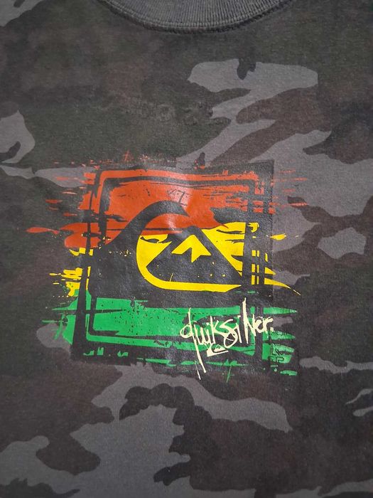 T-shirt preta camuflado Quicksilver