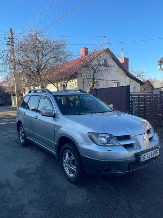 Продам Mitsubishi Outlander газ Бензин 2.0 мотор повний привід стан задовільний