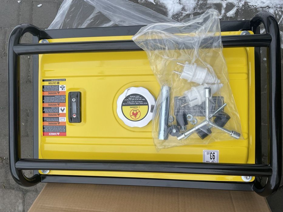 Бензиновый генератор 3кВт Trio Pro3 AG3500E