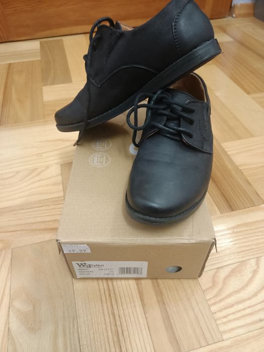 Buty wyjściowe lakierki Wojtyłko czarne skóra r 31