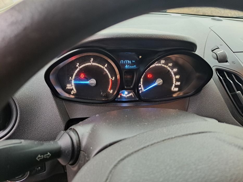 Ford transit courier