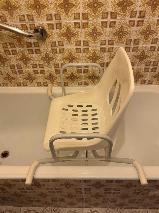 Cadeira Giratória para Banheira