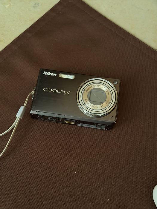 Nikon COOLPIX S320 8.0メガピクセル 昭和レトロ Nikon デジタルカメラ COOLPIX S3600