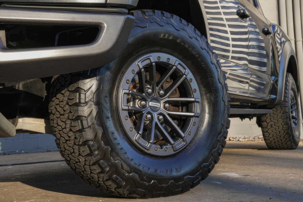 Ford F-150 Raptor      2017