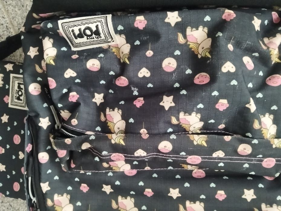 Mochila com porta lápis da Popi