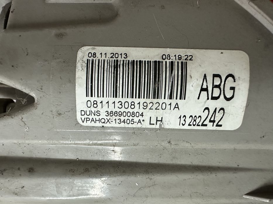 Farolim Esquerdo Opel Astra J Sports Tourer 2010 a 2015