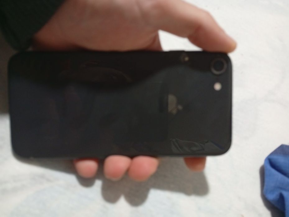 iPhone 8 semi novo