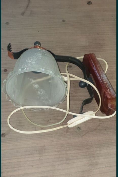 Продам светильник. ЛЕД- лампы