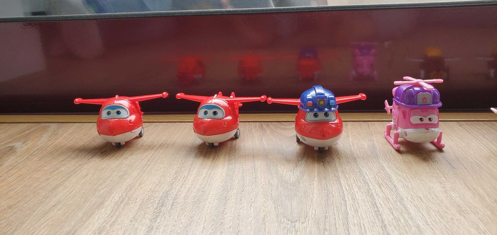 Bonecos superwings