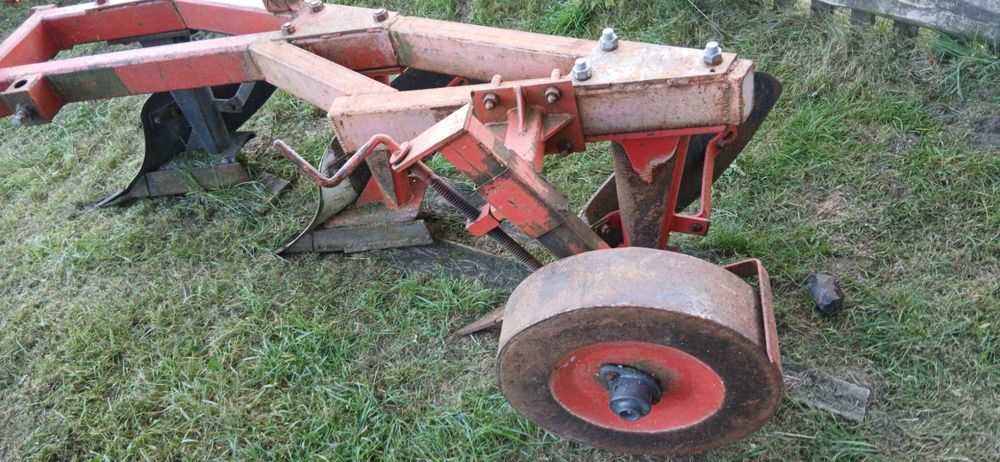 Плуг польський 3х корпусний