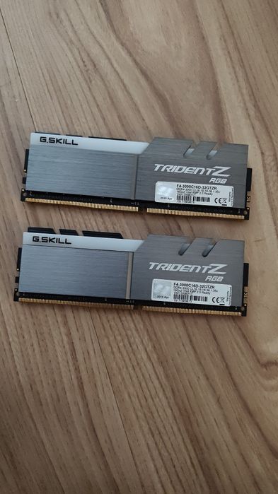 Trident Z RGB G.Skill DDR4 RAM 3000 2x16 GB