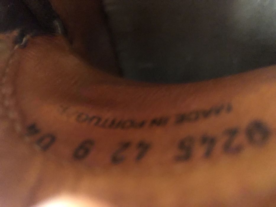 Sapatos de vela castanhos