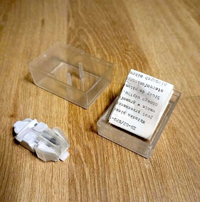 Unitra Fonica – stereofoniczna, ceramiczna wkładka adaptera UF-70