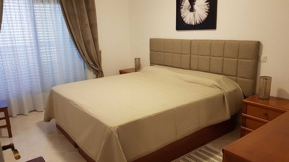 Algarve Quarteira, apartamento T-1 com piscina e churrasqueira, férias