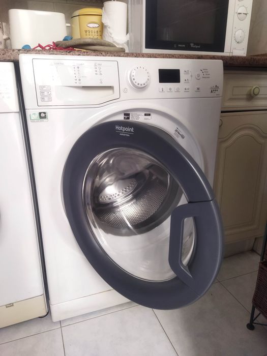 Máquina lavar roupa hotpoint Ariston, para reparação, muito bom estado