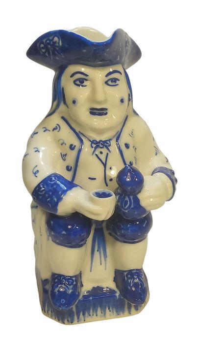 Jarro em bom estado.