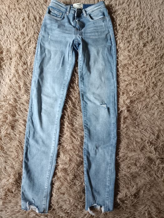 Стильні джинси на дівчинку 10-12 років.