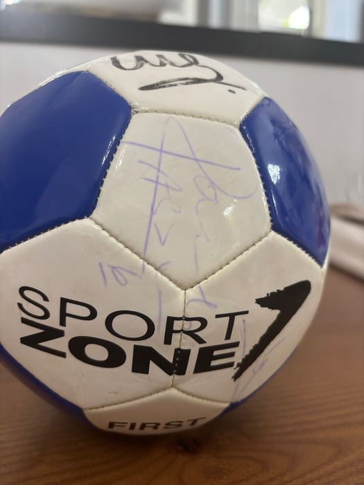 Bola assinada pelo plantel do Porto 2009/2010