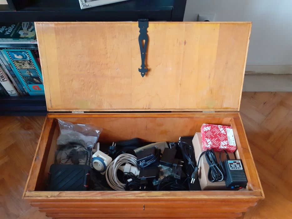 Baú de madeira artesanal