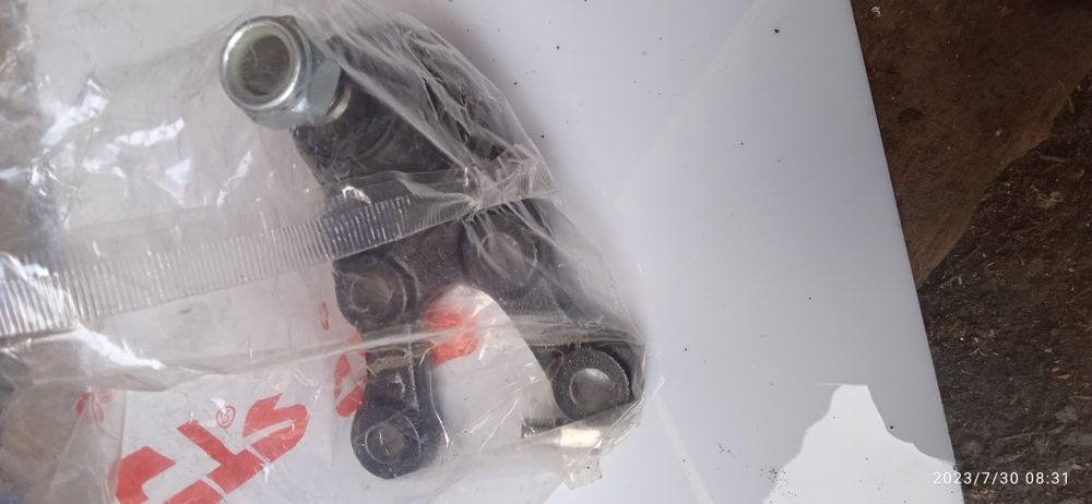 Шарова опора Міцубісі паджеро