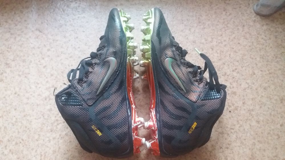 Бутсы Nike для американского футбола или регби