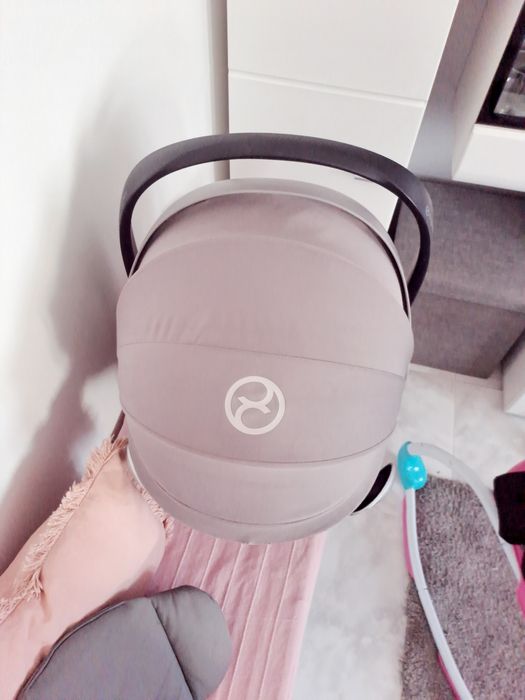 Ovo 2 em 1 cybex  cloud q cinza