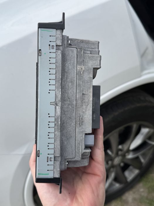 Магнітола Dodge Durango 68239115AH