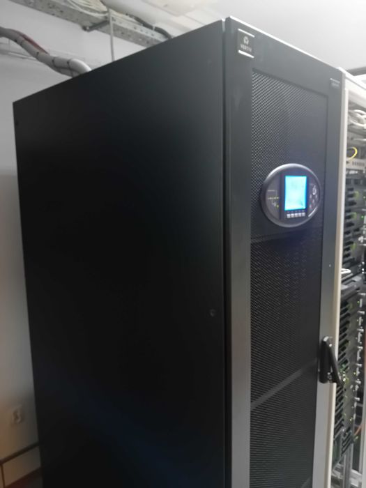 zasilacz APM trójfazowy 30kVA z możliwością rozbudowy do 90kVA