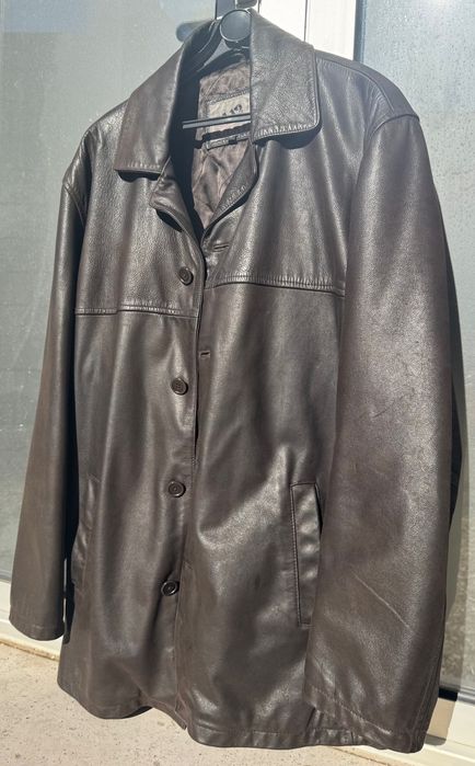 Parka castanha em couro