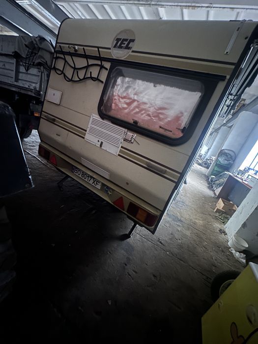 Кемпер кемпінг будинок на колесах автодім