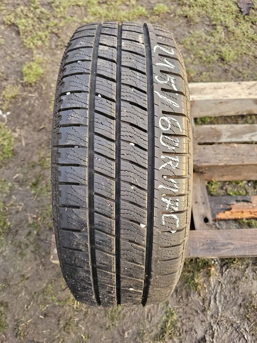 Opona wielosezonowa 215/60R17C
