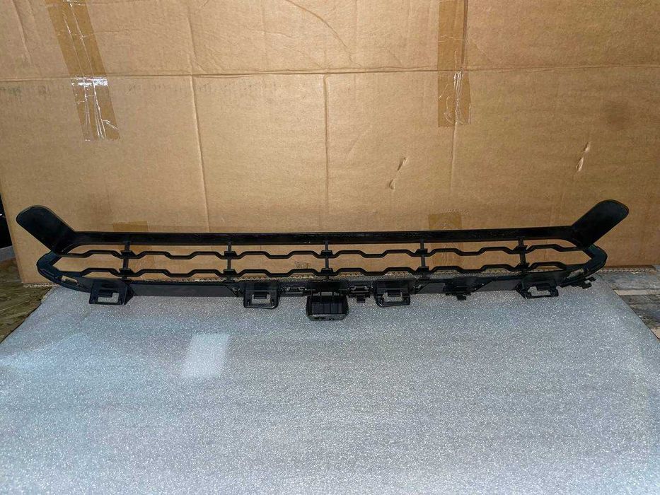 Решітка в передній бампер BMW X6