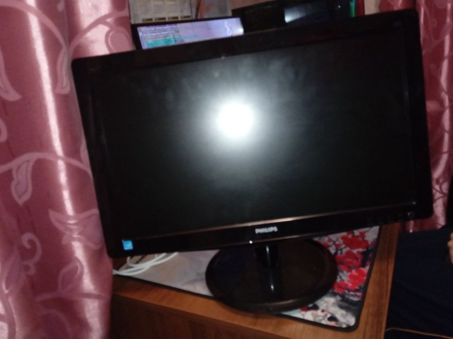 Продам недорого манітор в хорошому стані