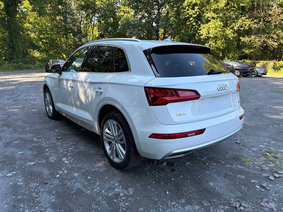 Audi Q5      2020