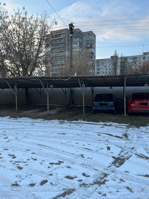 Продам крытое парко-место