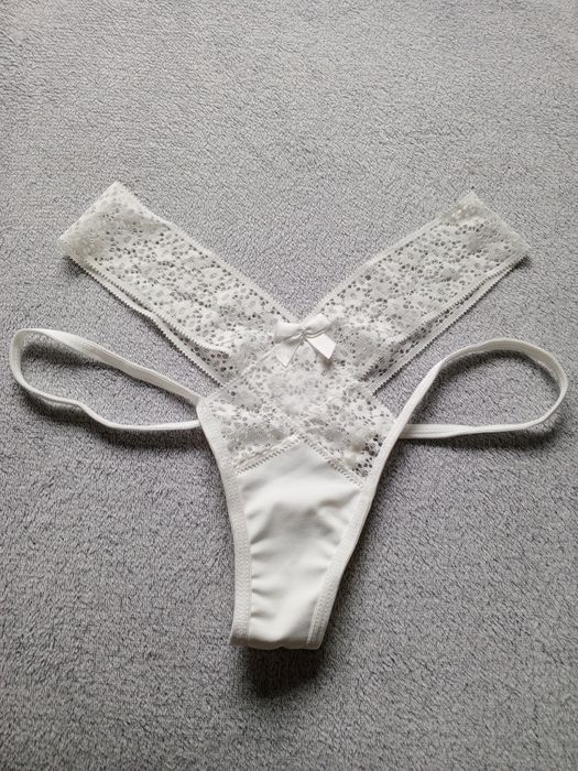 Majtki damskie stringi M białe 36/38