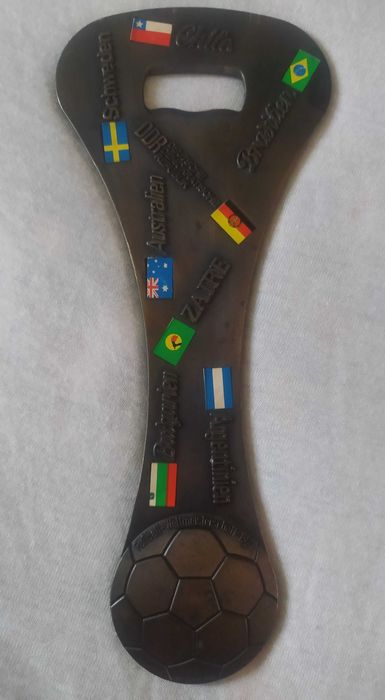 Gadżet - Otwieracz kolekcjonerski z mistrzostw świata Niemcy 1974