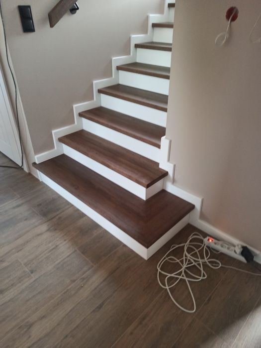 Schody drewniane i na beton.