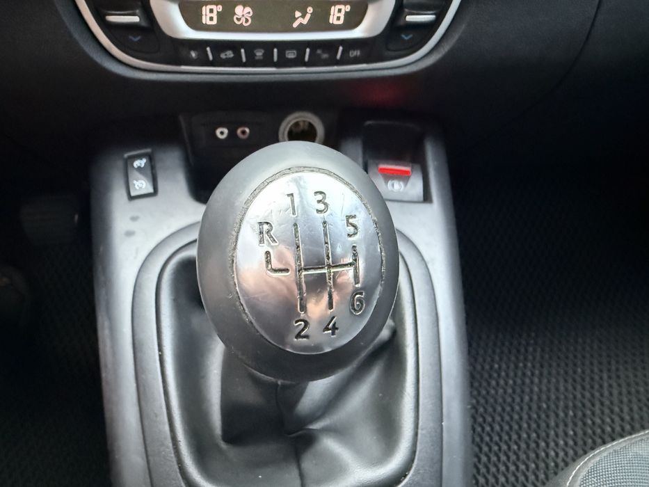 Renault Grand Scenic 3 1.9 dci 2010 рік 7 місць