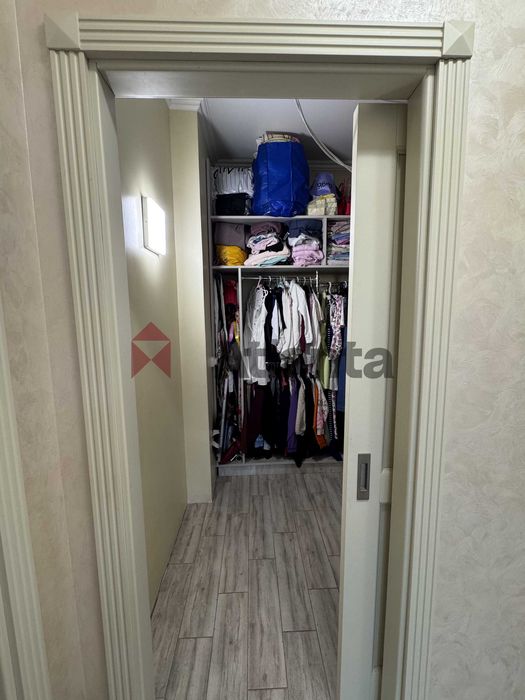 Продам дом в Малиновском районе с ремонтом 177м2-270000у.е