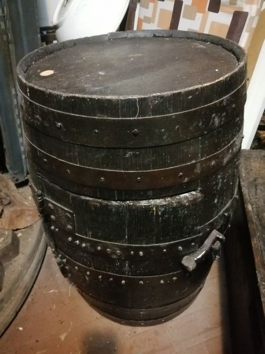 Pipa antiga convertida em Bar