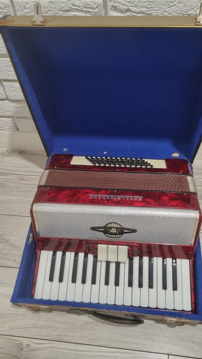 Akordeon Royal Standard 60