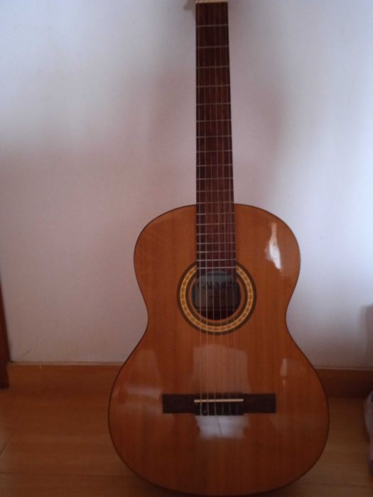 Vende se violão em bom estado