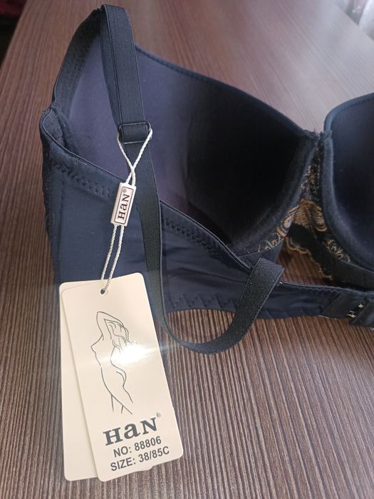 Zjawiskowy biustonosz Bardot