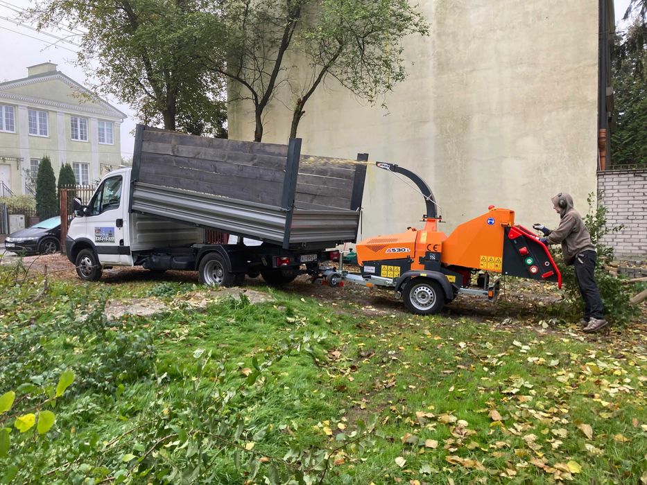 Wycinka Drzew Usługi rębakiem  Wynajem Podnośnik 22m mielenie