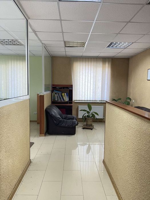 Продаж комерційного приміщення Київ. Святошинський район Берковець
