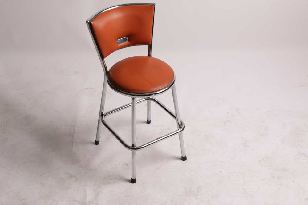 Banco de balcão - Qtd. 25 Und.