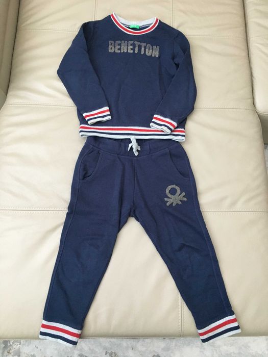 Продам детский спортивный костюм Benetton