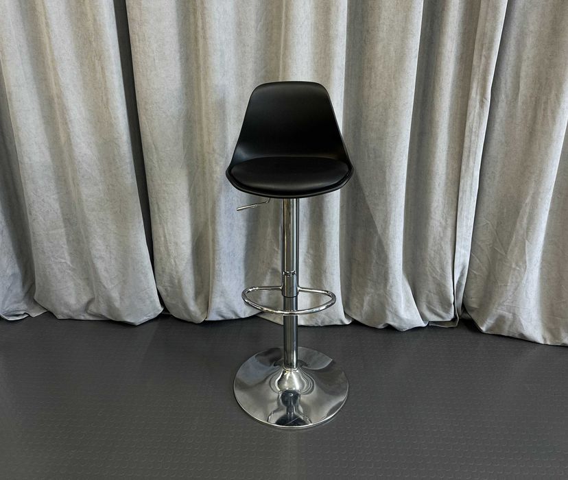 Чорне барне крісло/барний стілець/для майстр/МЕБЛІЗЄВРОПИ/COMFORTLIFE